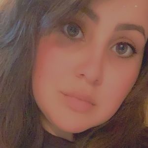 Meet your Posher, Dania